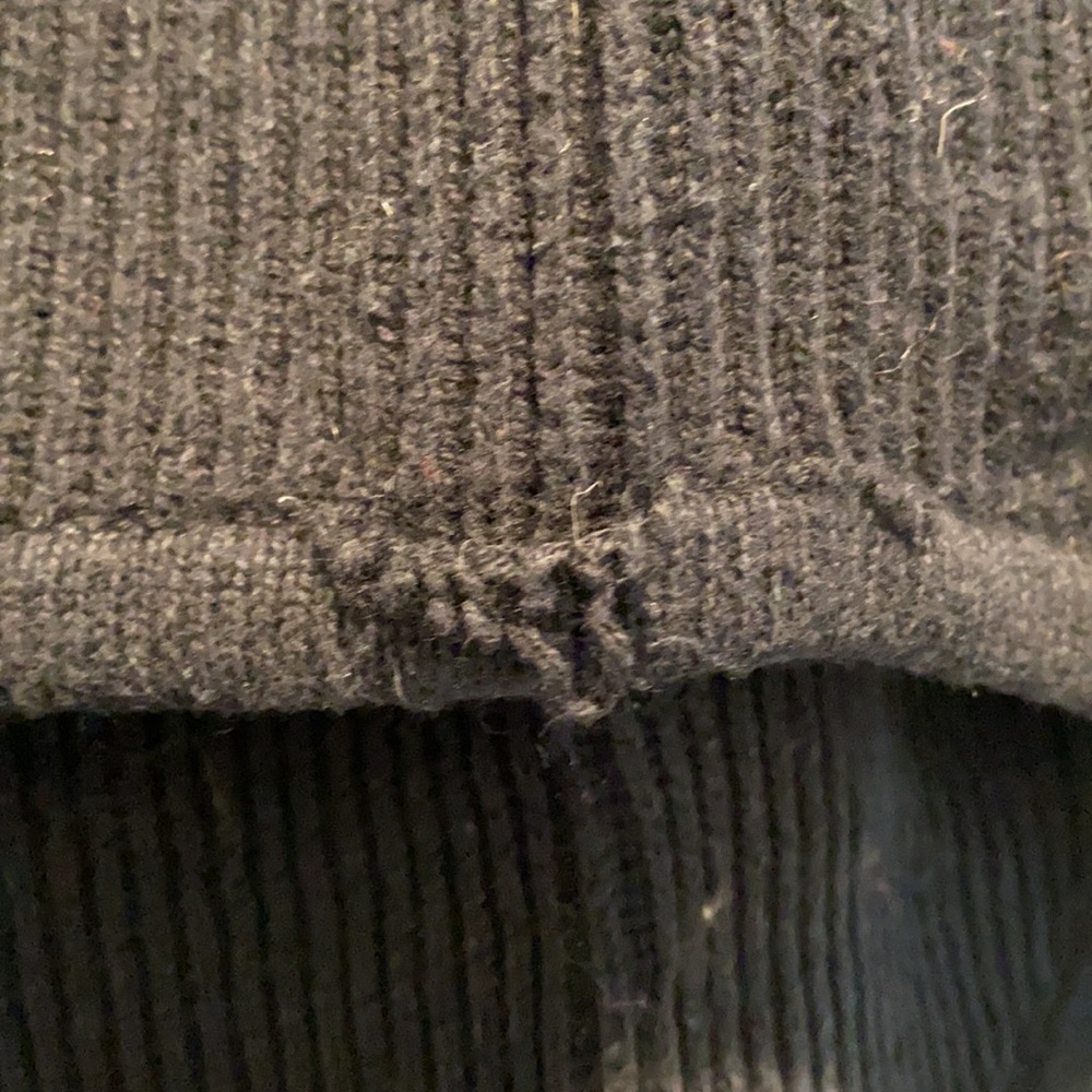 100% cotton, Cabi, cropped sweater.  Size small. - Picture 7 of 7